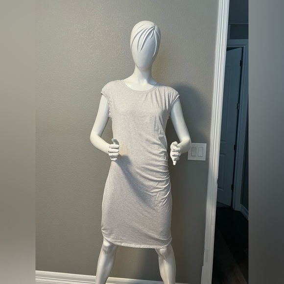 Athleta Dress Gray Striped Ruched Stretch Size L - Picture 1 of 8